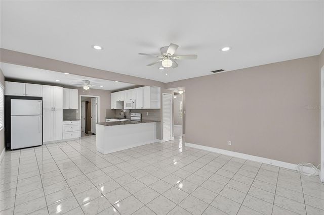 4945 36TH AVENUE N, St Petersburg, FL 33710