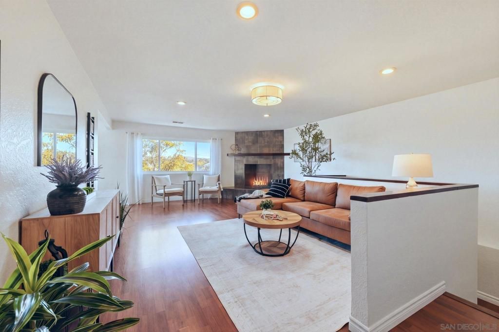 644 A Lado De Loma, Vista, CA 92083 — photo 2