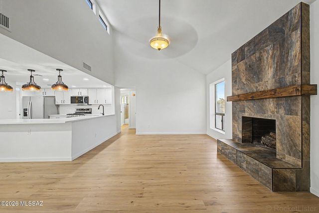 10881 E Camino Miramonte, Tucson, AZ 85749