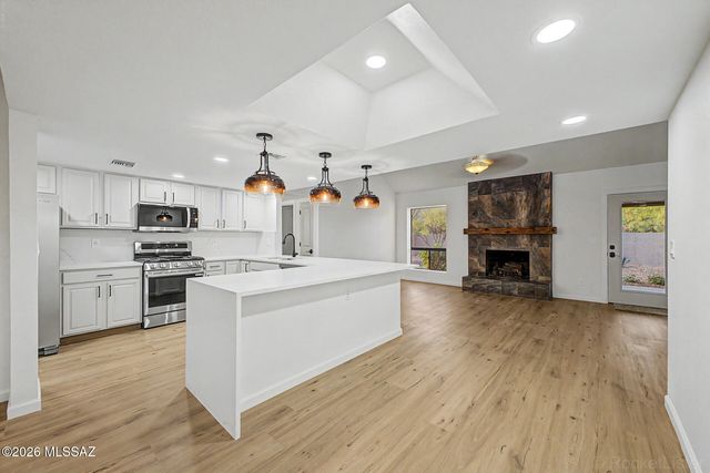 10881 E Camino Miramonte, Tucson, AZ 85749