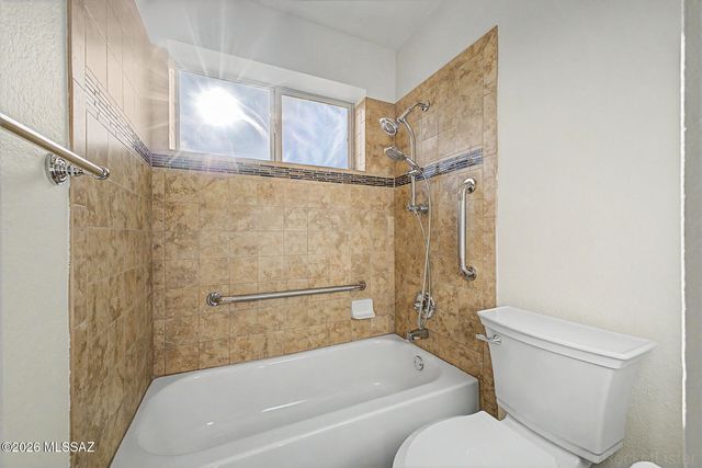 10881 E Camino Miramonte, Tucson, AZ 85749