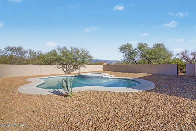 10881 E Camino Miramonte, Tucson, AZ 85749