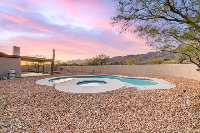 10881 E Camino Miramonte, Tucson, AZ 85749