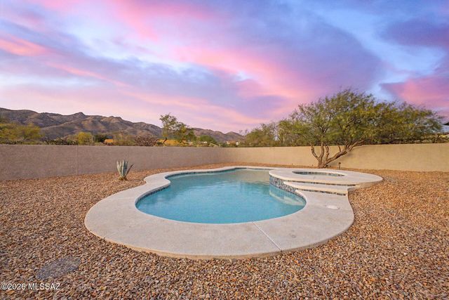 10881 E Camino Miramonte, Tucson, AZ 85749