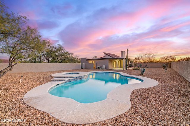 10881 E Camino Miramonte, Tucson, AZ 85749