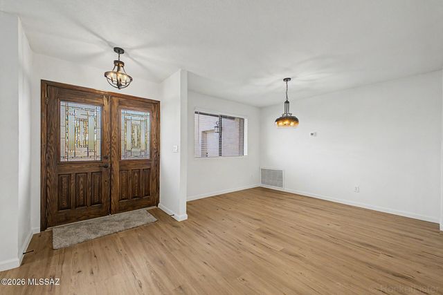 10881 E Camino Miramonte, Tucson, AZ 85749