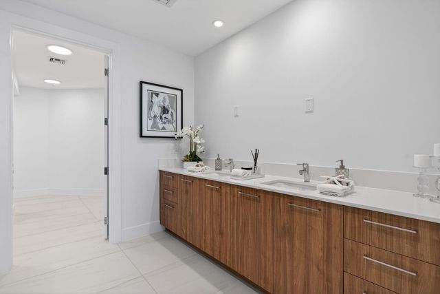 153 N Seabreeze Boulevard 2505, Fort Lauderdale, FL 33304