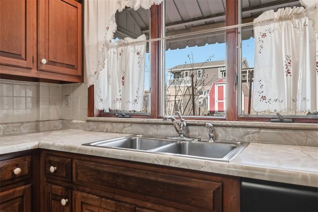 434 Cedarville St, Bloomfield, PA 15224