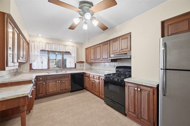 434 Cedarville St, Bloomfield, PA 15224