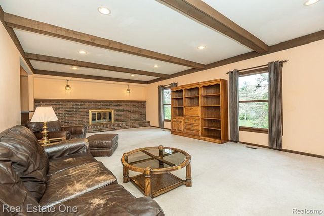 1020 Hidden Lane, Rochester Hills, MI 48309