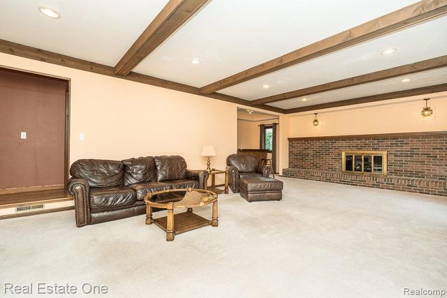 1020 Hidden Lane, Rochester Hills, MI 48309