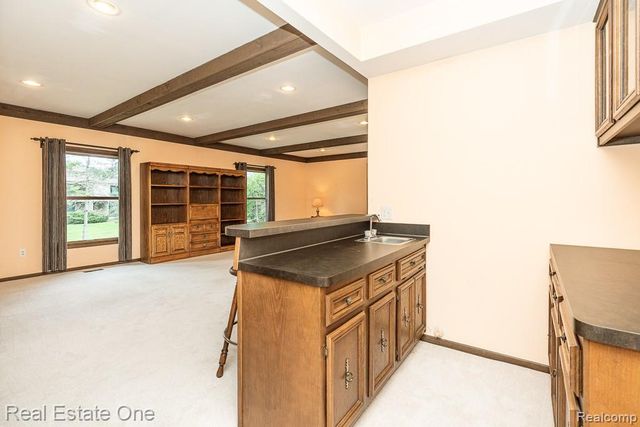 1020 Hidden Lane, Rochester Hills, MI 48309