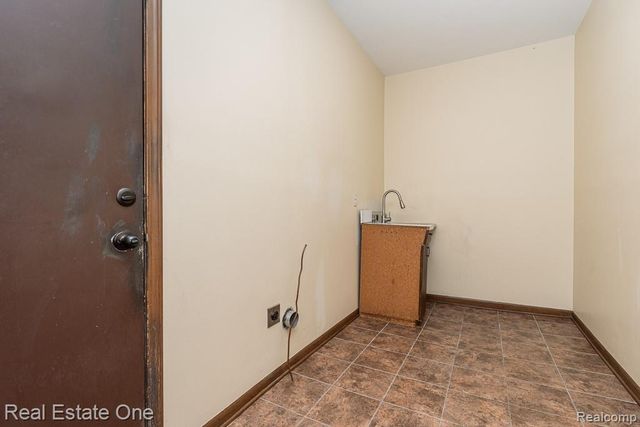 1020 Hidden Lane, Rochester Hills, MI 48309