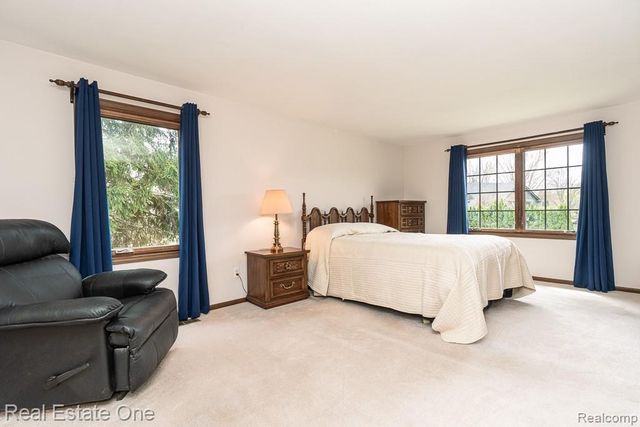 1020 Hidden Lane, Rochester Hills, MI 48309