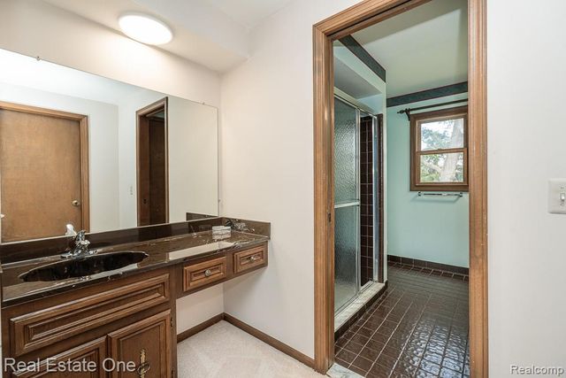 1020 Hidden Lane, Rochester Hills, MI 48309