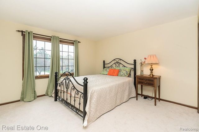 1020 Hidden Lane, Rochester Hills, MI 48309
