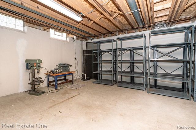 1020 Hidden Lane, Rochester Hills, MI 48309