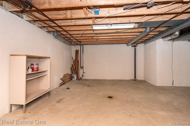 1020 Hidden Lane, Rochester Hills, MI 48309