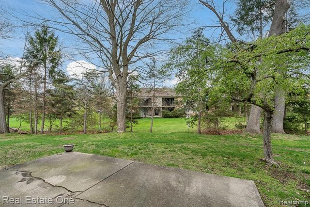 1020 Hidden Lane, Rochester Hills, MI 48309