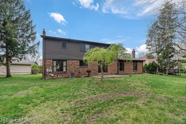 1020 Hidden Lane, Rochester Hills, MI 48309