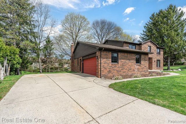 1020 Hidden Lane, Rochester Hills, MI 48309