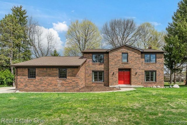 1020 Hidden Lane, Rochester Hills, MI 48309