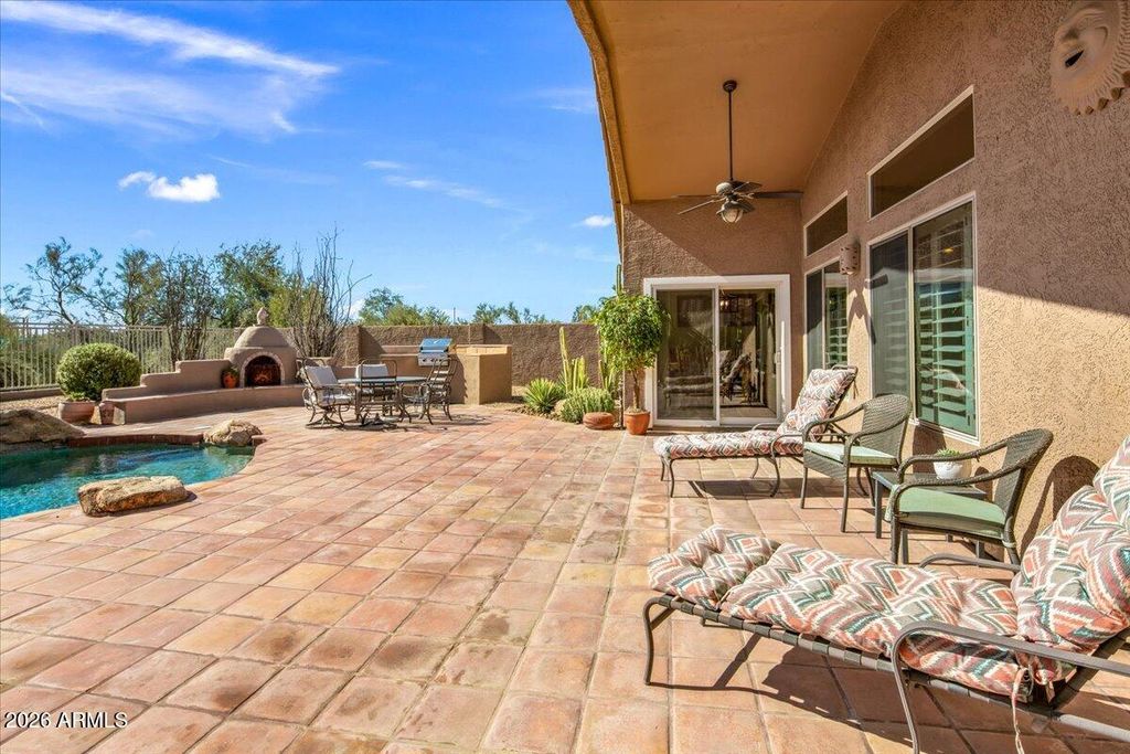 Image 10 of property listing at 33223 N SYMER Drive, Cave Creek, AZ 85331