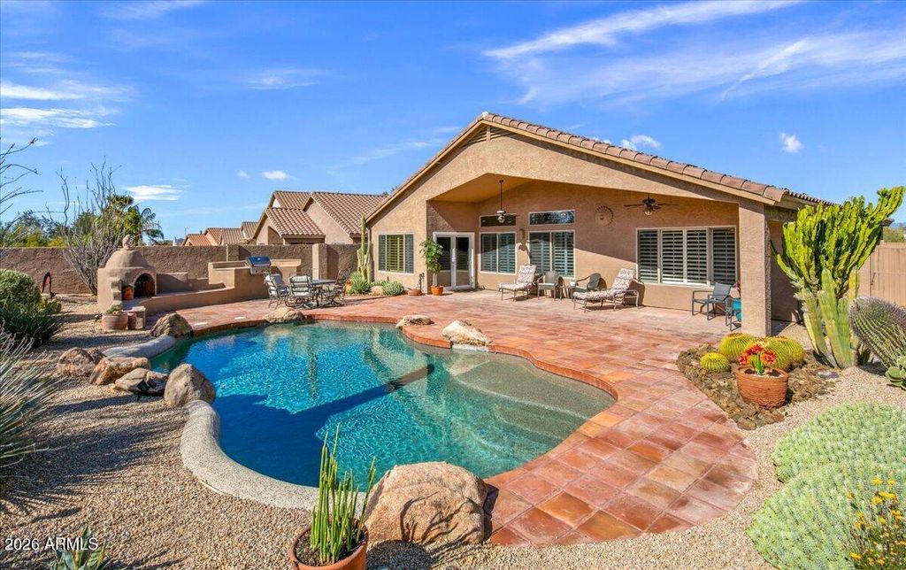 Image 3 of property listing at 33223 N SYMER Drive, Cave Creek, AZ 85331