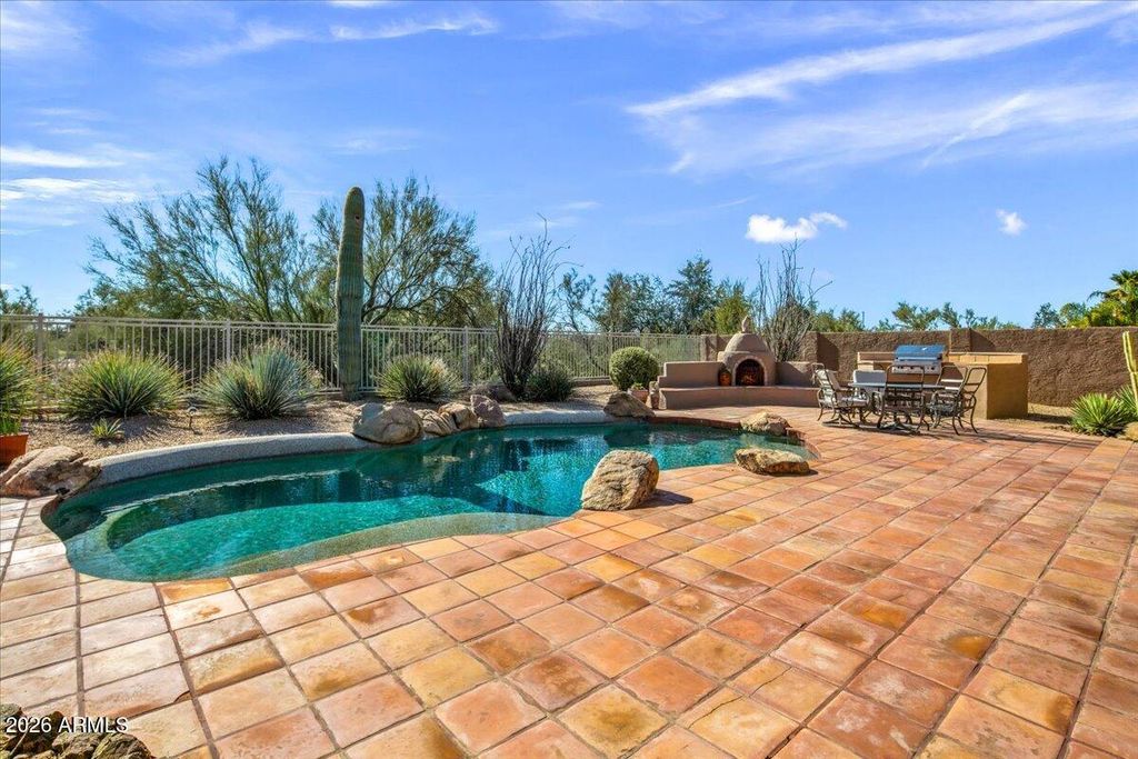 Image 6 of property listing at 33223 N SYMER Drive, Cave Creek, AZ 85331