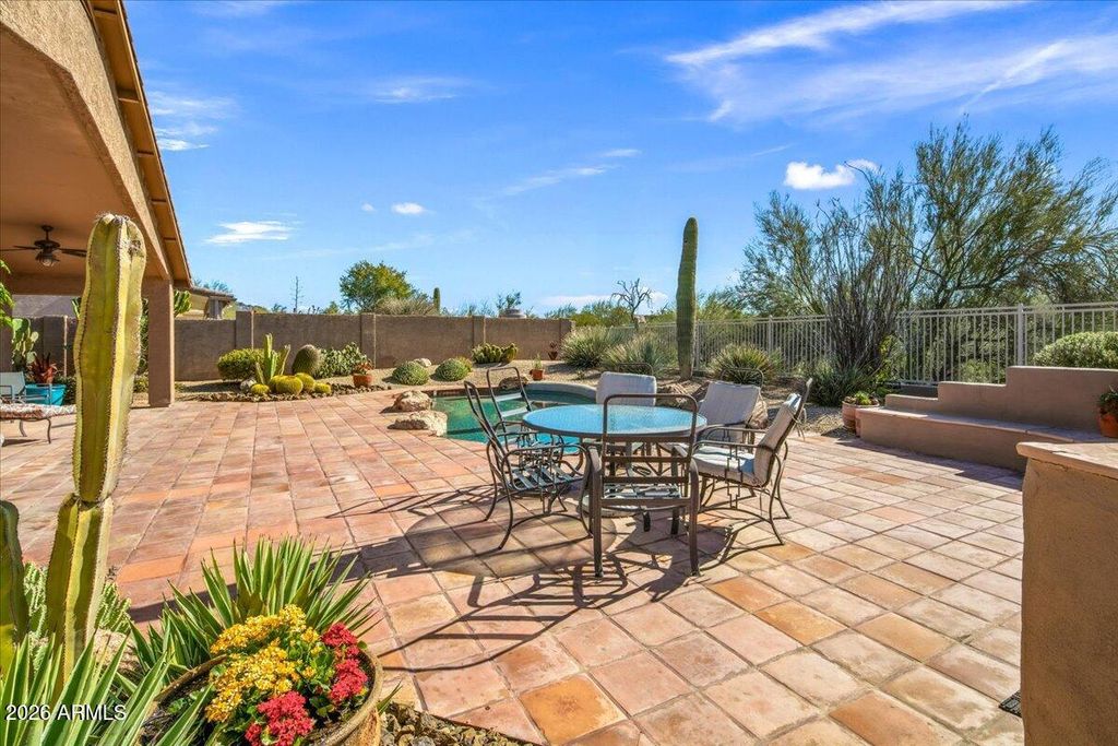 Image 9 of property listing at 33223 N SYMER Drive, Cave Creek, AZ 85331