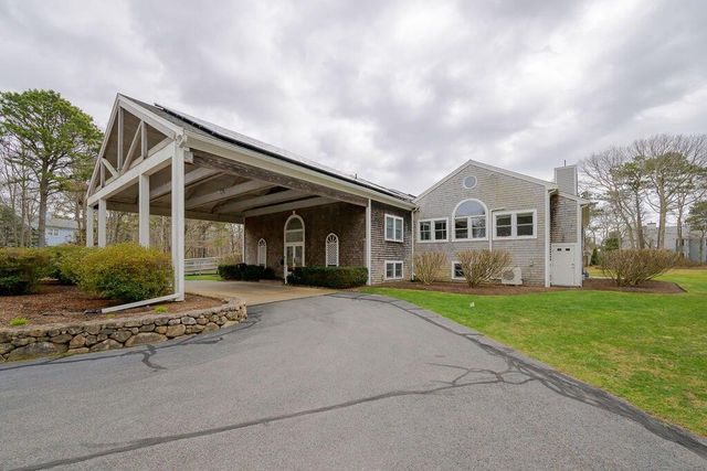 41 Eventide Lane, Hyannis, MA 02601