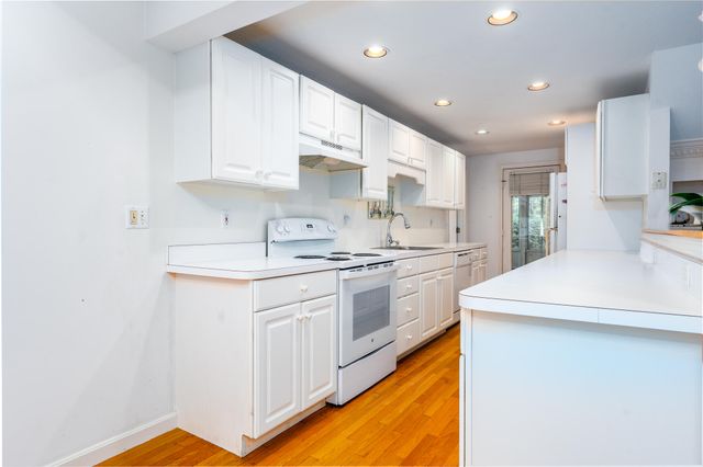 41 Eventide Lane, Hyannis, MA 02601