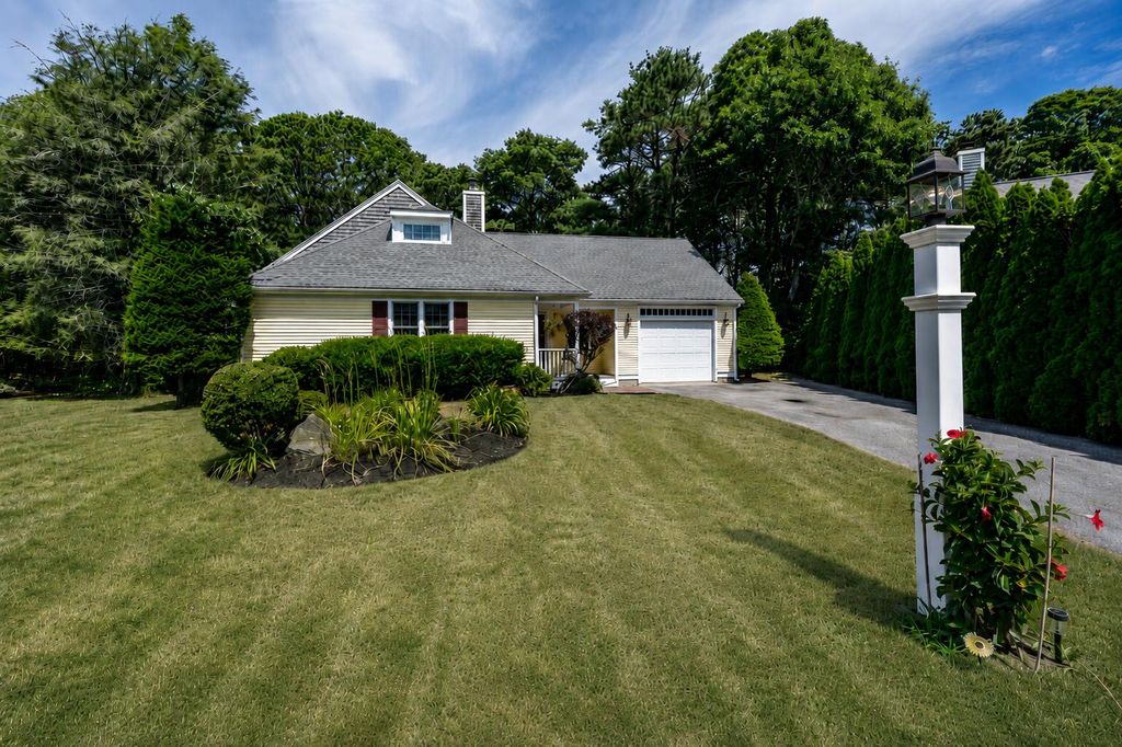 41 Eventide Lane, Hyannis, MA 02601