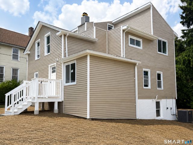 1038 W Main Street, Waterbury, CT 06708