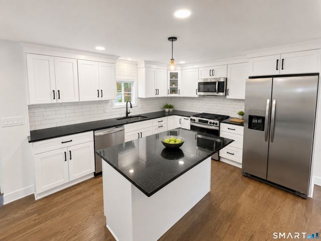1038 W Main Street, Waterbury, CT 06708