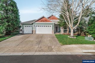 437 N 8th Pl, Carlton, OR 97111