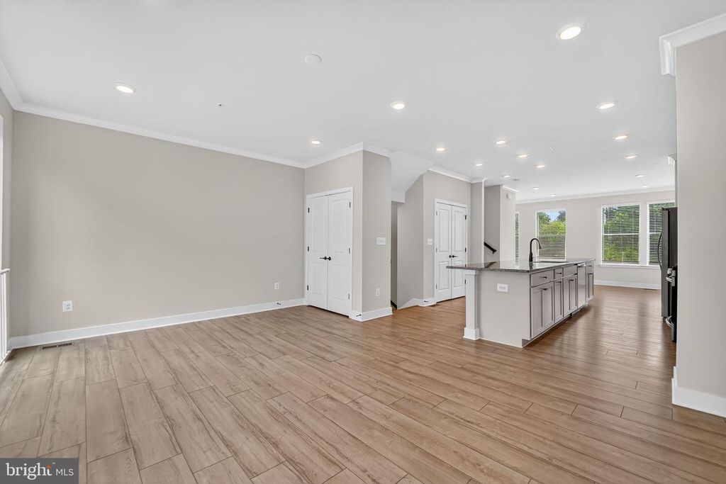 Image 10 of property listing at 4341 LAPLATA AVE, Baltimore, MD 21211