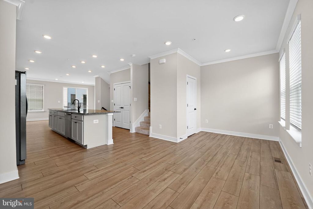 Image 11 of property listing at 4341 LAPLATA AVE, Baltimore, MD 21211