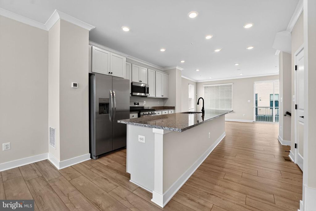 Image 12 of property listing at 4341 LAPLATA AVE, Baltimore, MD 21211