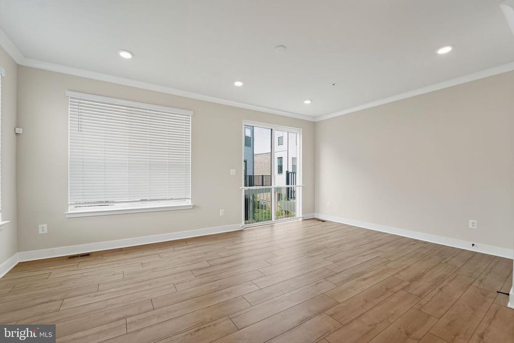 Image 19 of property listing at 4341 LAPLATA AVE, Baltimore, MD 21211