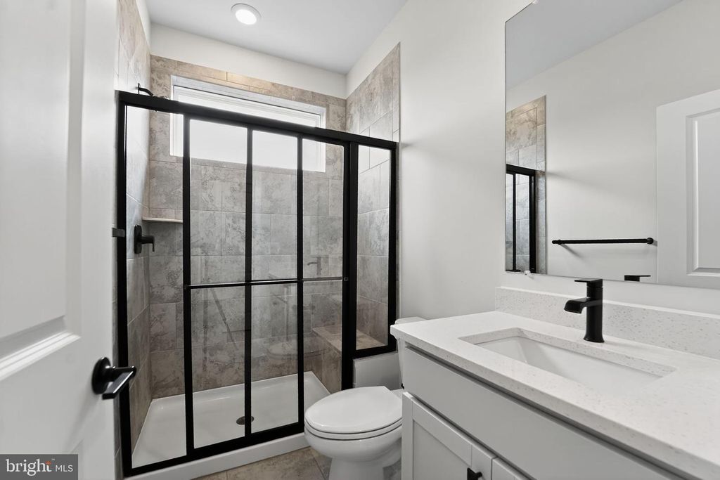 Image 26 of property listing at 4341 LAPLATA AVE, Baltimore, MD 21211
