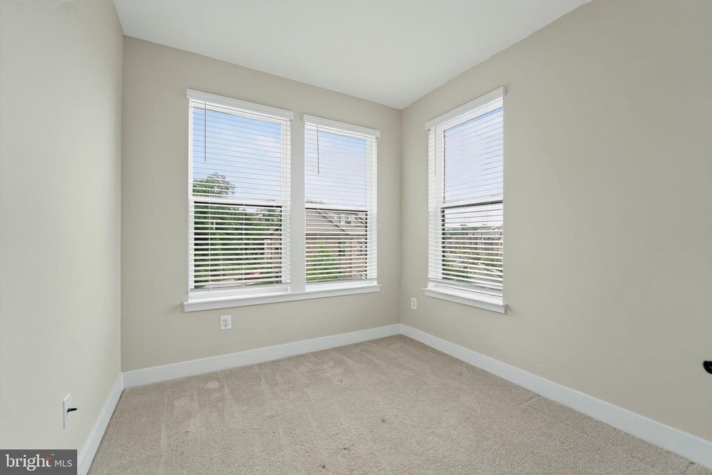 Image 31 of property listing at 4341 LAPLATA AVE, Baltimore, MD 21211