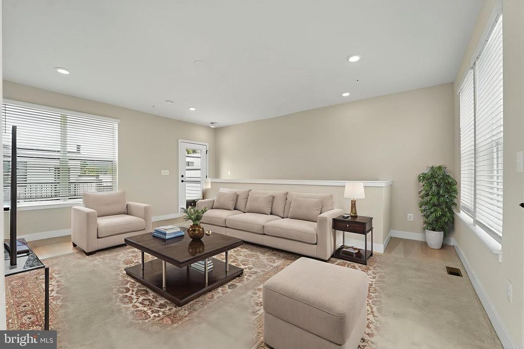 Image 35 of property listing at 4341 LAPLATA AVE, Baltimore, MD 21211