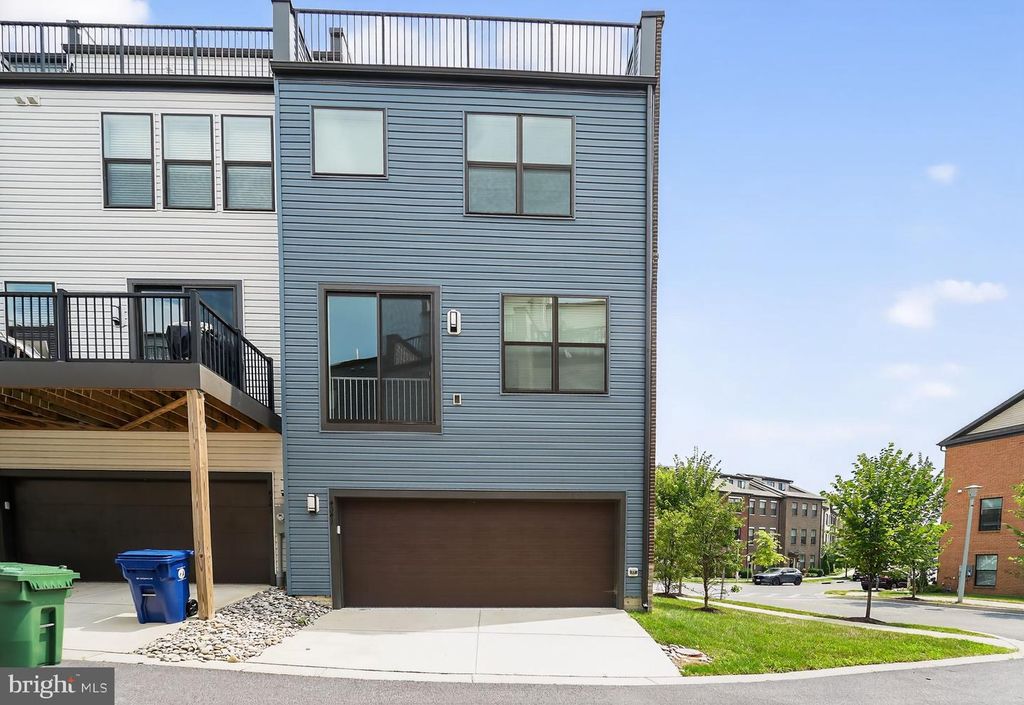 Image 40 of property listing at 4341 LAPLATA AVE, Baltimore, MD 21211