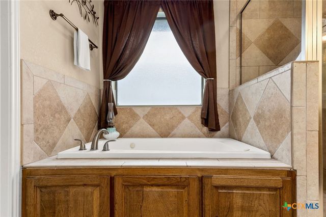 1353 Hunters Court, Seguin, TX 78155