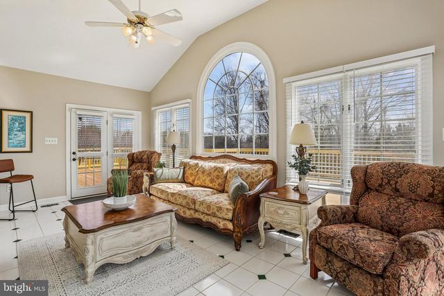 20233 SWEET MEADOW LN, Gaithersburg, MD 20882