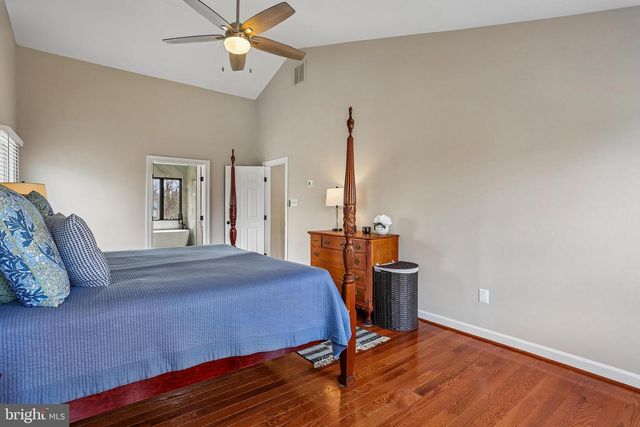 20233 SWEET MEADOW LN, Gaithersburg, MD 20882