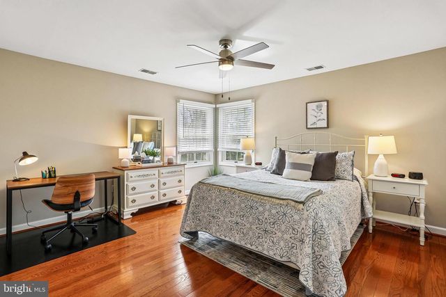 20233 SWEET MEADOW LN, Gaithersburg, MD 20882