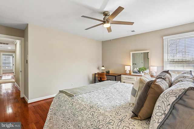 20233 SWEET MEADOW LN, Gaithersburg, MD 20882