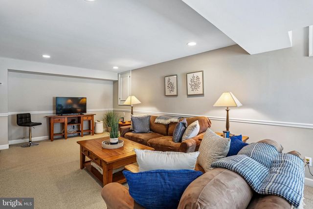 20233 SWEET MEADOW LN, Gaithersburg, MD 20882